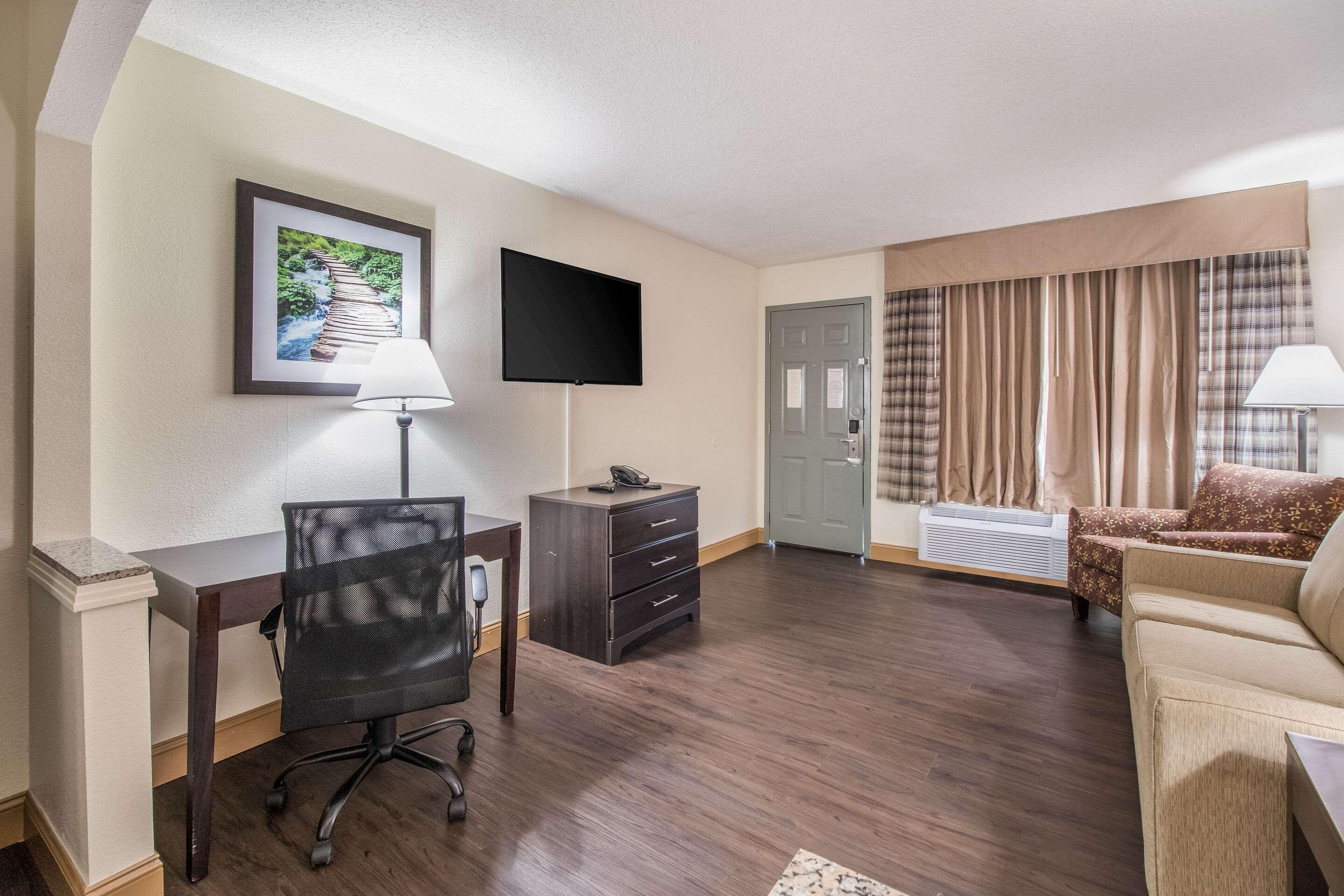 Quality Inn & Suites Corinth West Kültér fotó