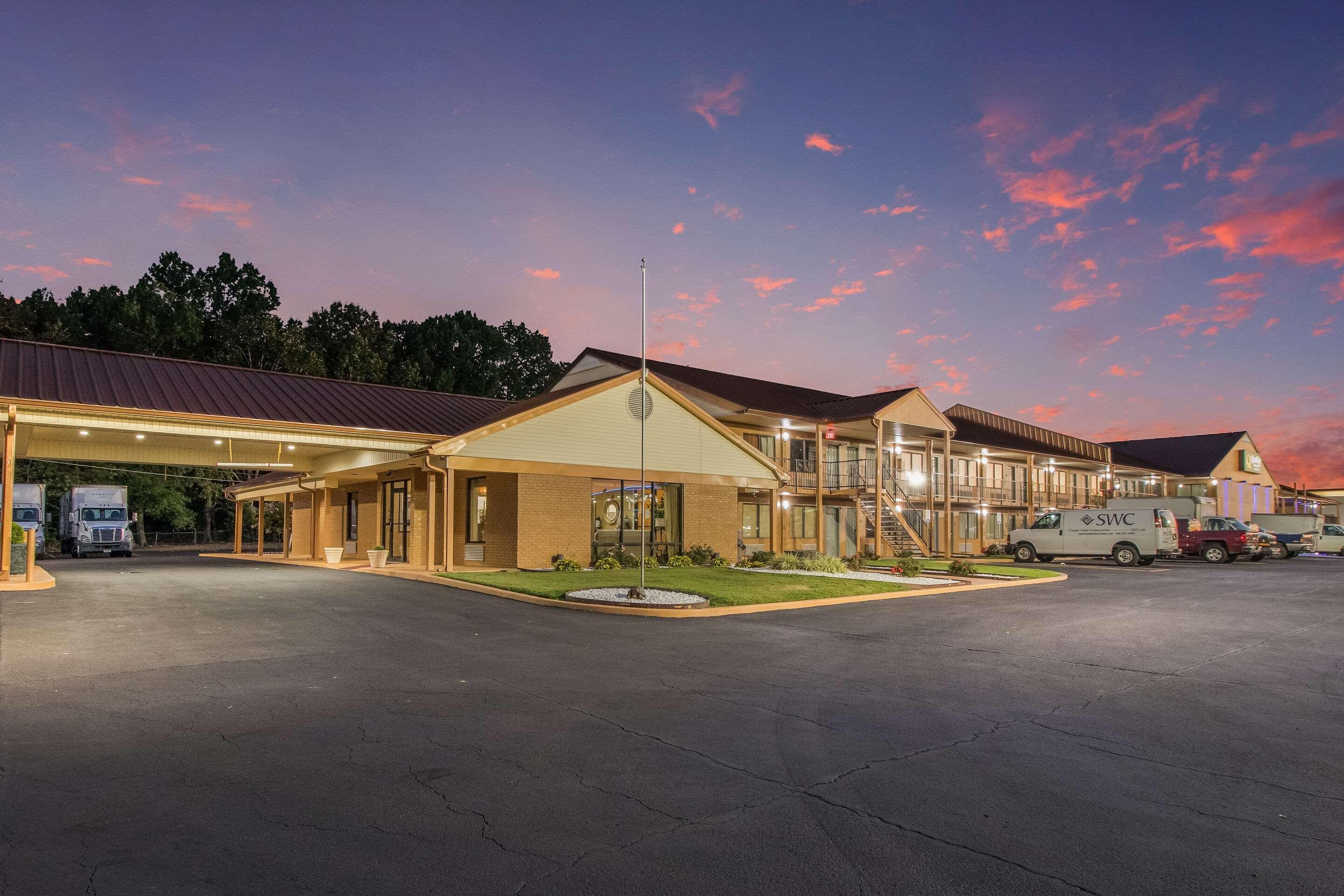 Quality Inn & Suites Corinth West Kültér fotó