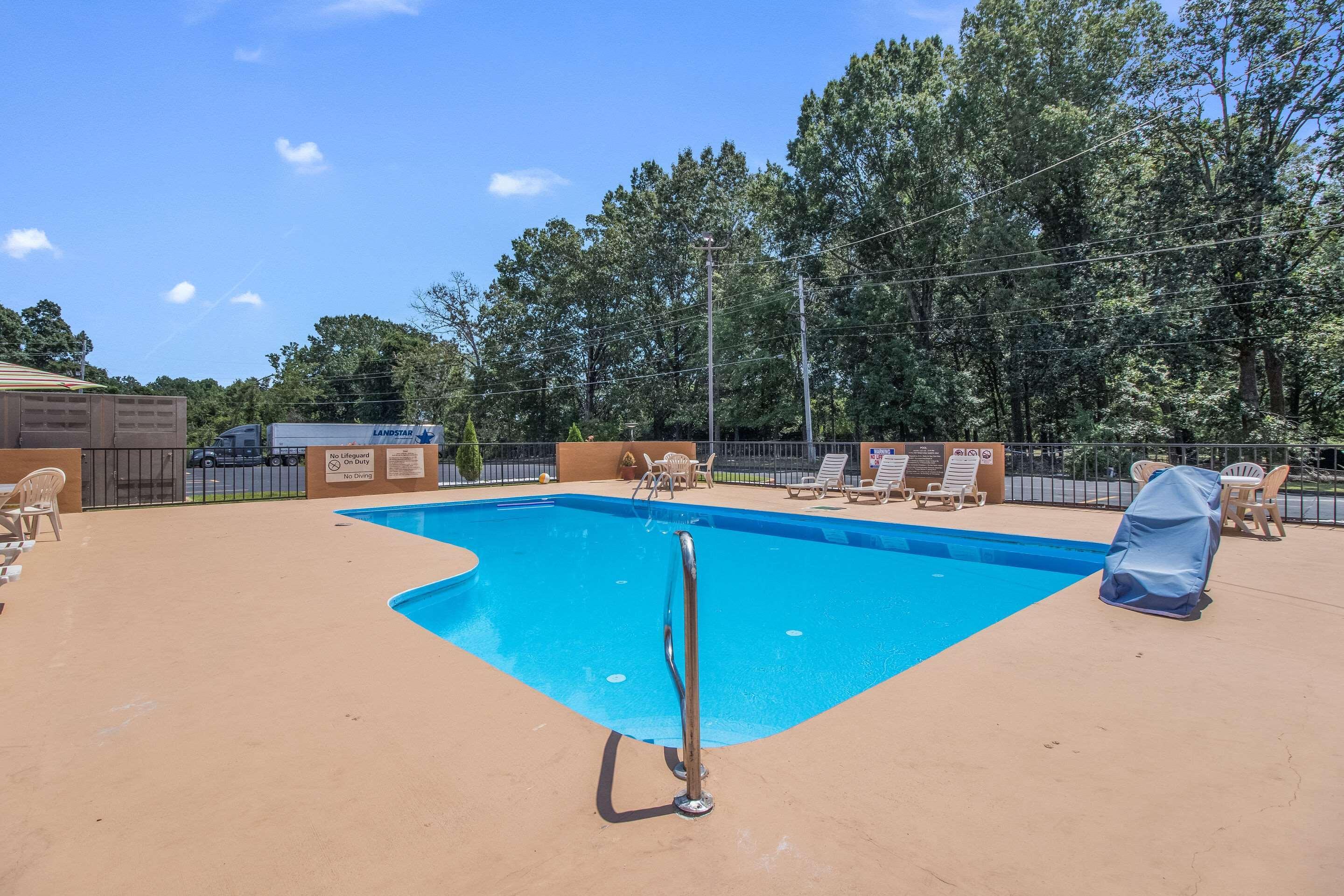 Quality Inn & Suites Corinth West Kültér fotó