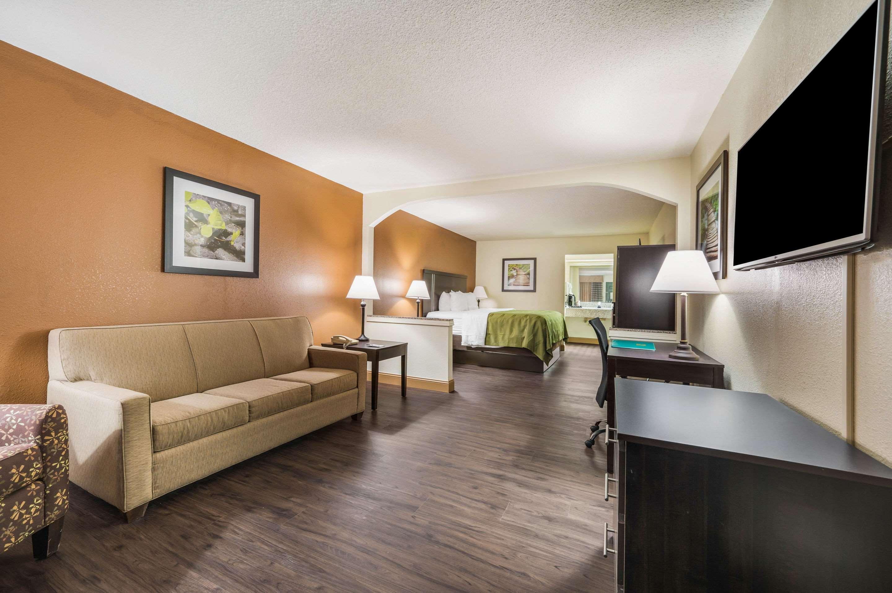Quality Inn & Suites Corinth West Kültér fotó
