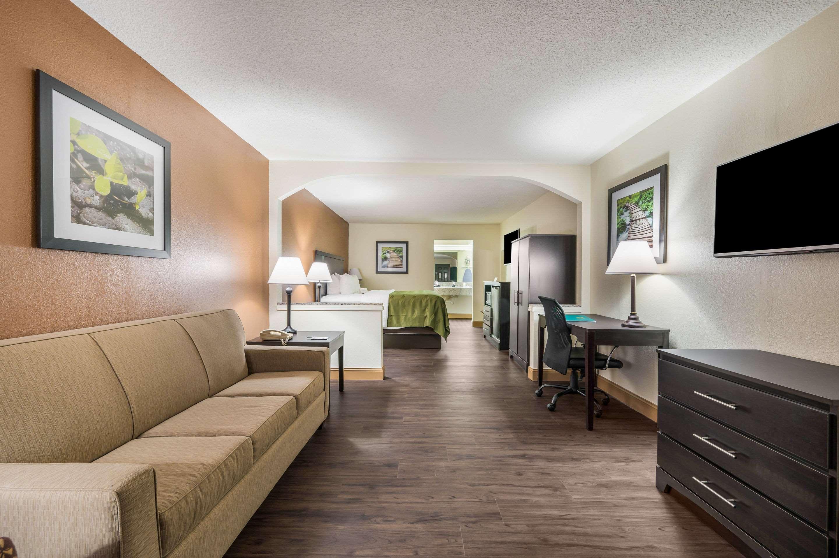 Quality Inn & Suites Corinth West Kültér fotó