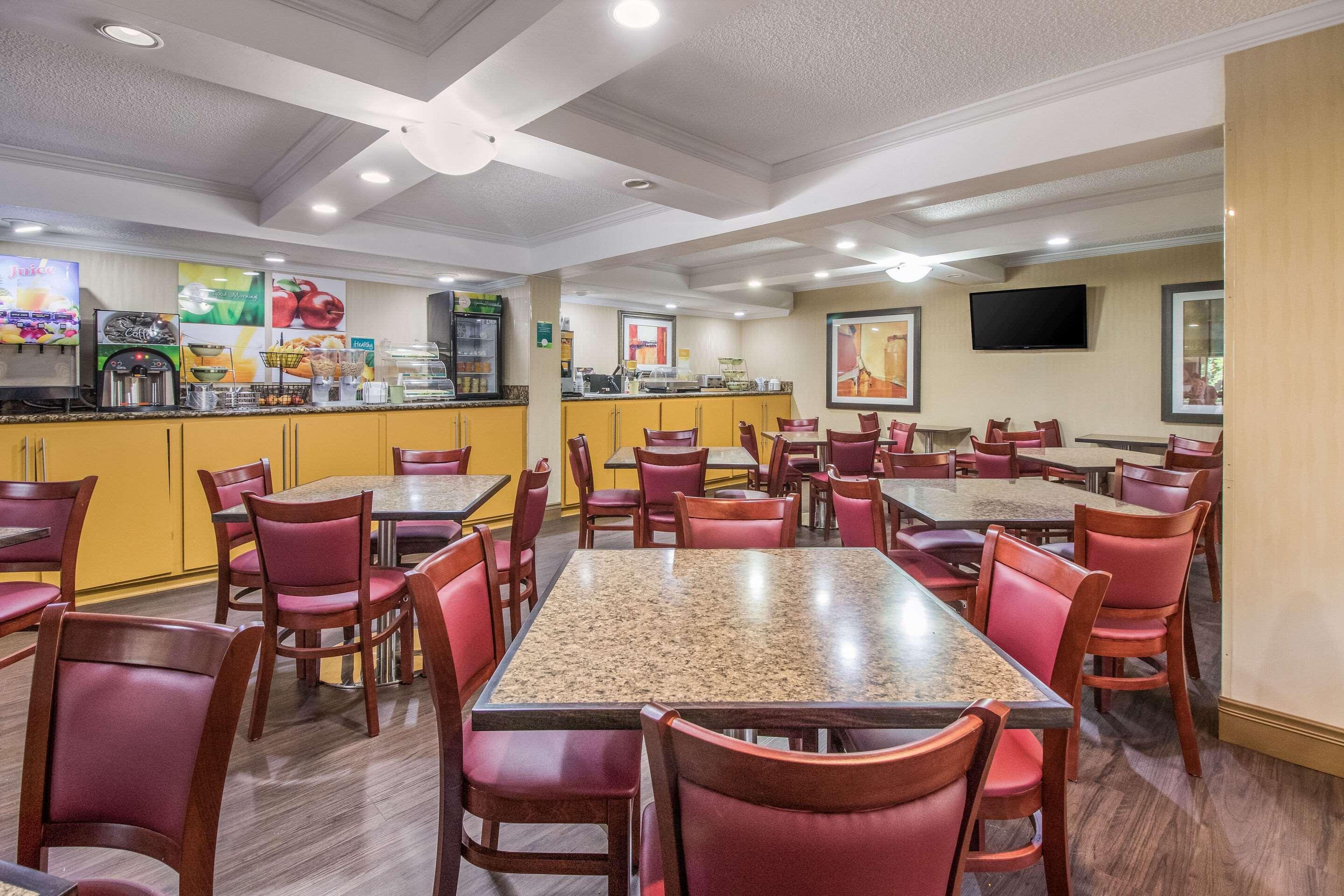 Quality Inn & Suites Corinth West Kültér fotó