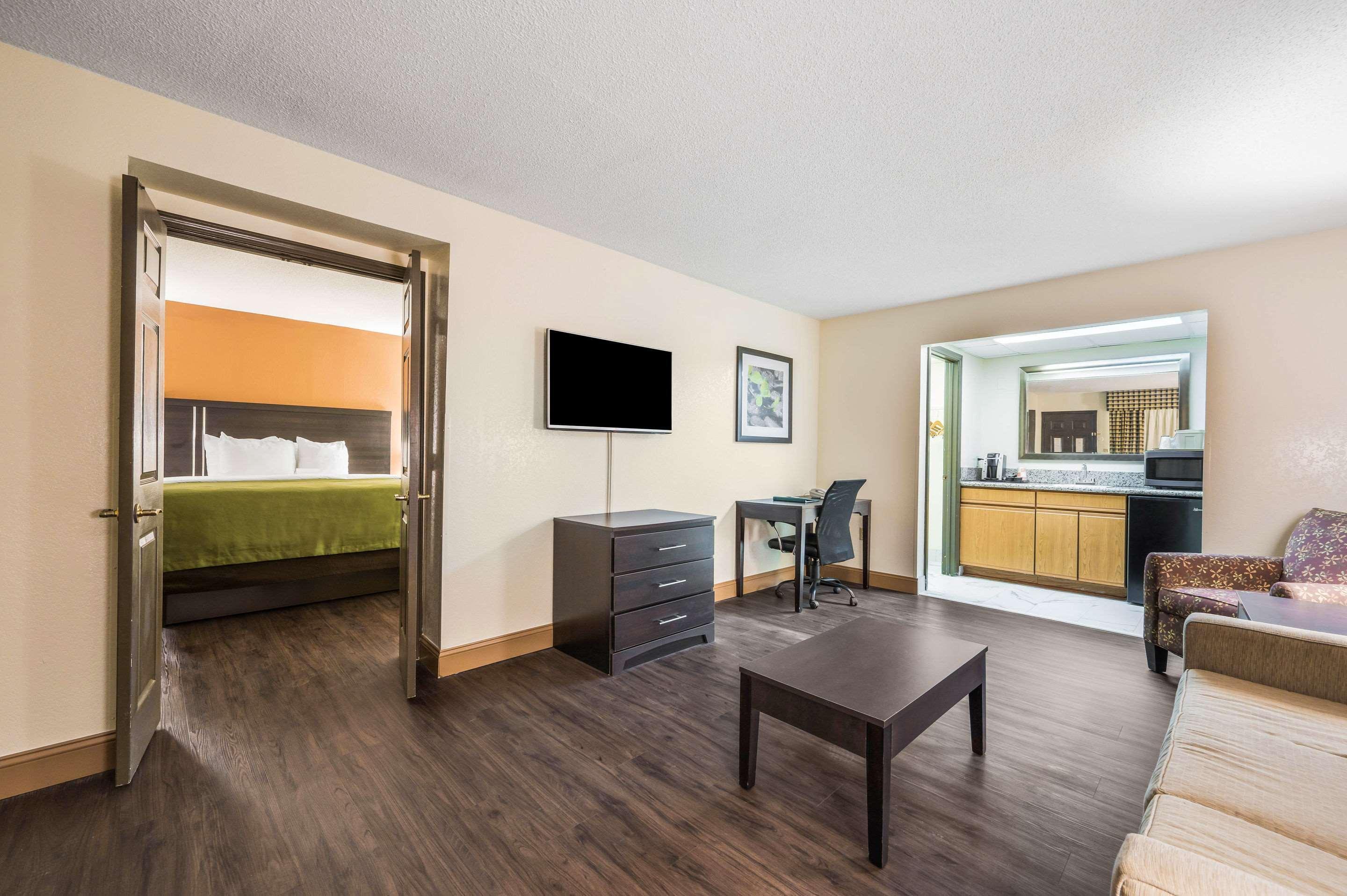 Quality Inn & Suites Corinth West Kültér fotó